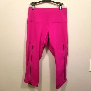 Lululemon Athletica Size 10 Fuchsia Crop Leggings